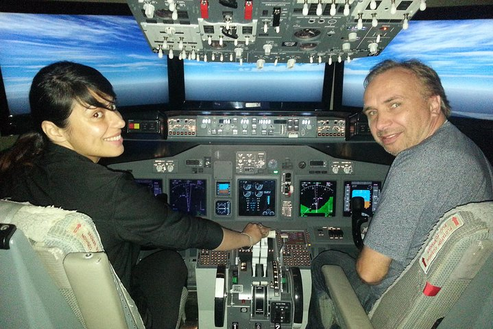 Boeing 737 simulator at SimCenter Tampa Bay